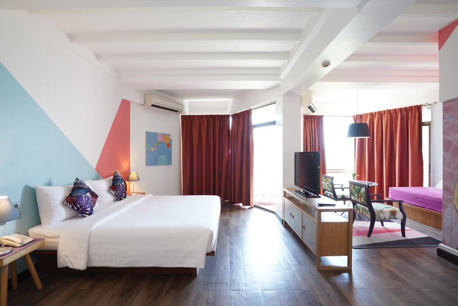 Deluxe Room | Minibar, in-room safe, WiFi (free), individually decorated