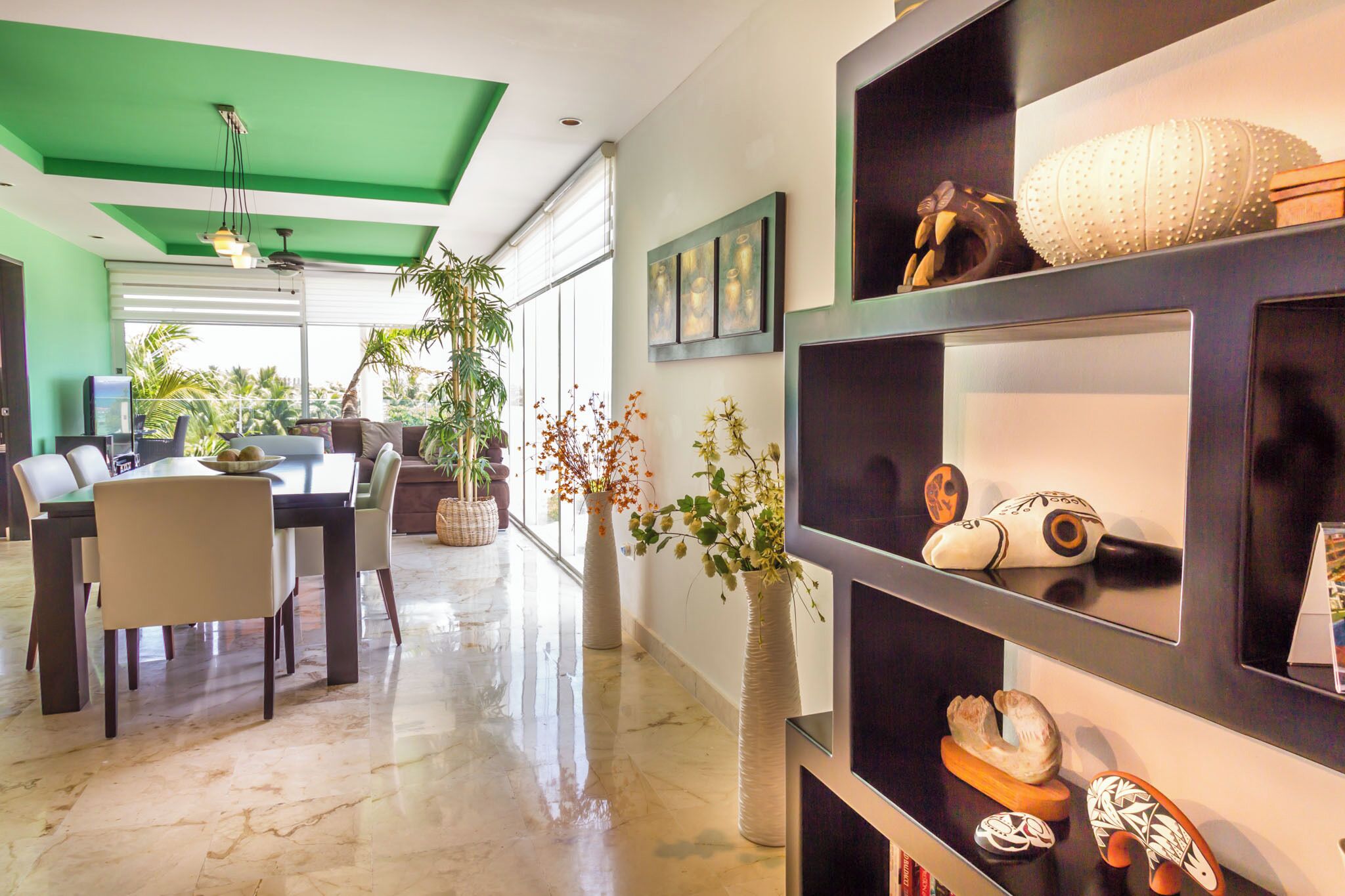 Penthouse Panoramique, 2 chambres, 2 salles de bains, vue océan | Salle à manger