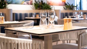 Breakfast, lunch and dinner served  - Novotel Darwin Airport (Eaton)