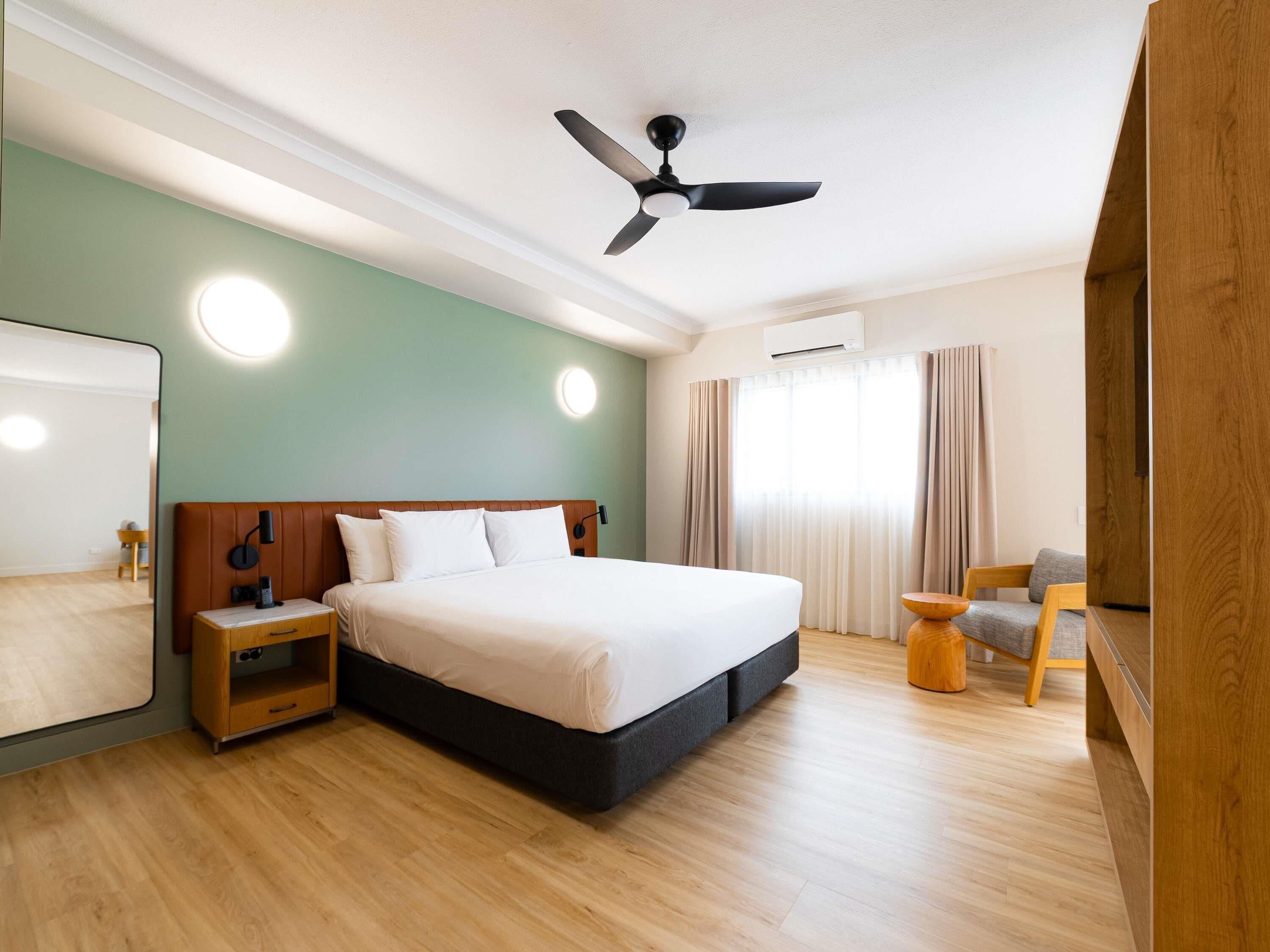 Executive Suite, 1 Bedroom, Pool View | Desk, iron/ironing board, free cribs/infant beds, rollaway beds