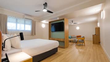 Suite ejecutiva, 1 habitación | Escritorio, tabla de planchar con plancha, cunas y wifi