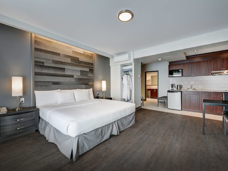 Deluxe Studio, 1 King Bed