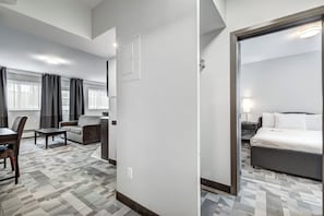 Suite, 2 Bedrooms | Living area