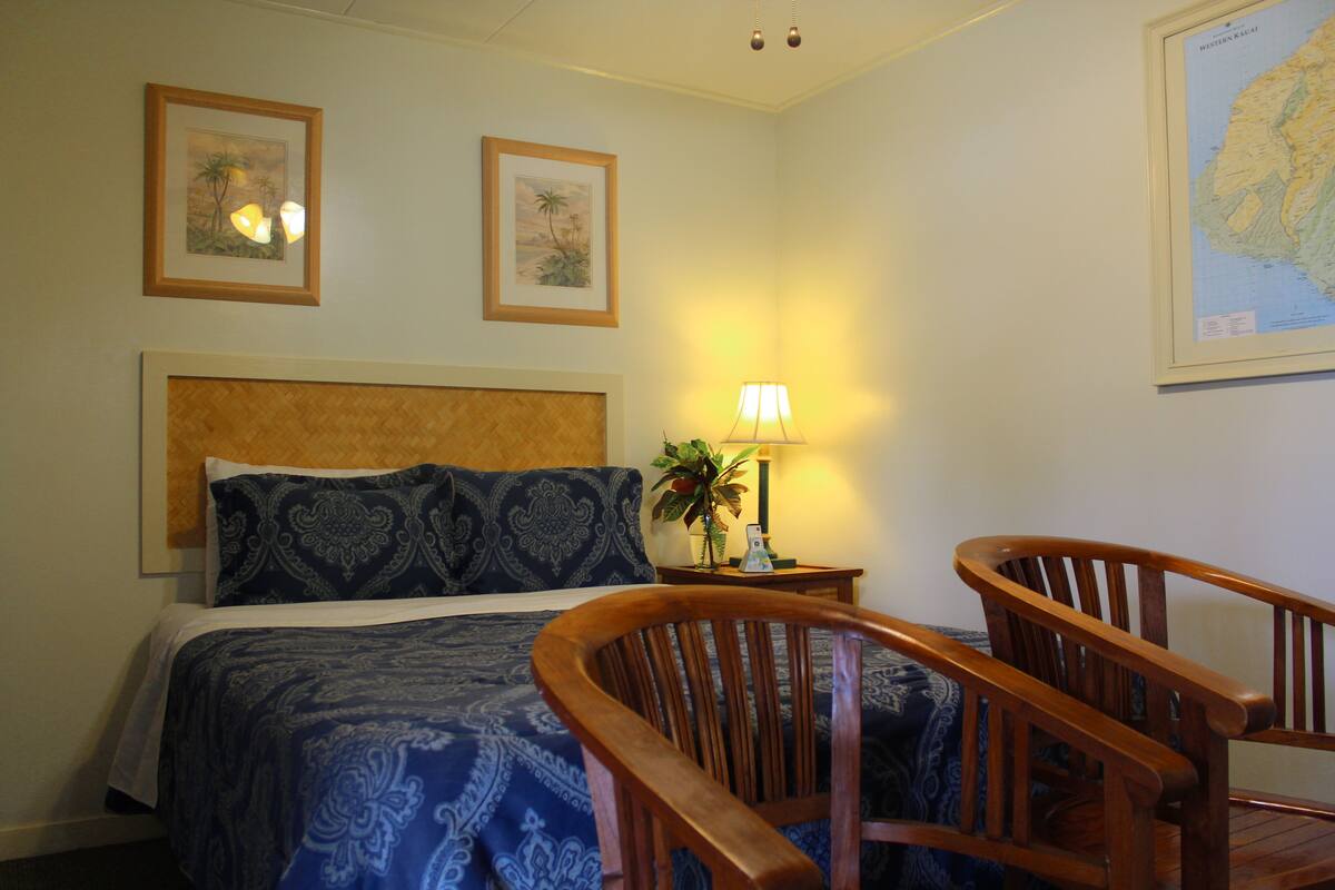 Deluxe Room (With A/C)
