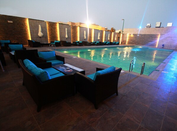 Bar en bord de piscine