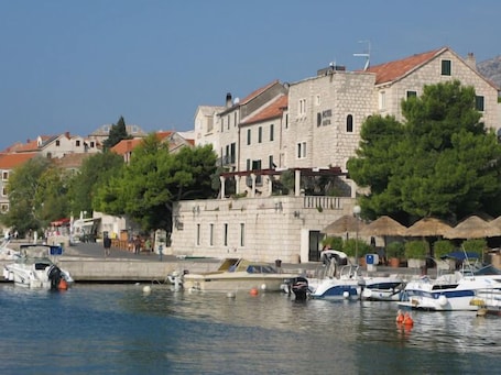 Exterior. Hotel Kaštil