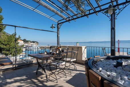 Hotel Kaštil – Affordable hotel in Bol