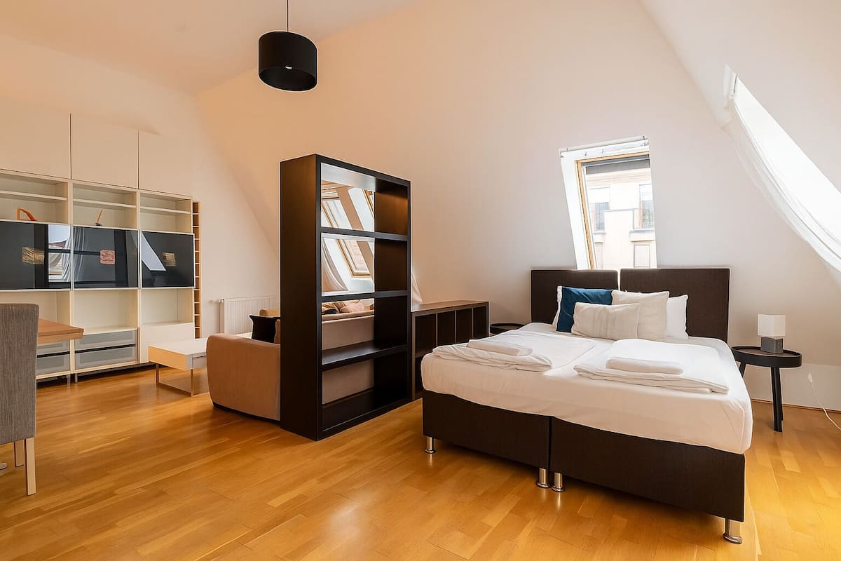 Deluxe appartement, 1 slaapkamer | 1 slaapkamer, een kluis op de kamer, geluiddichte muren