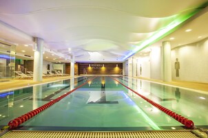Indendørs pool