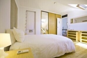 Double Room (White Light)