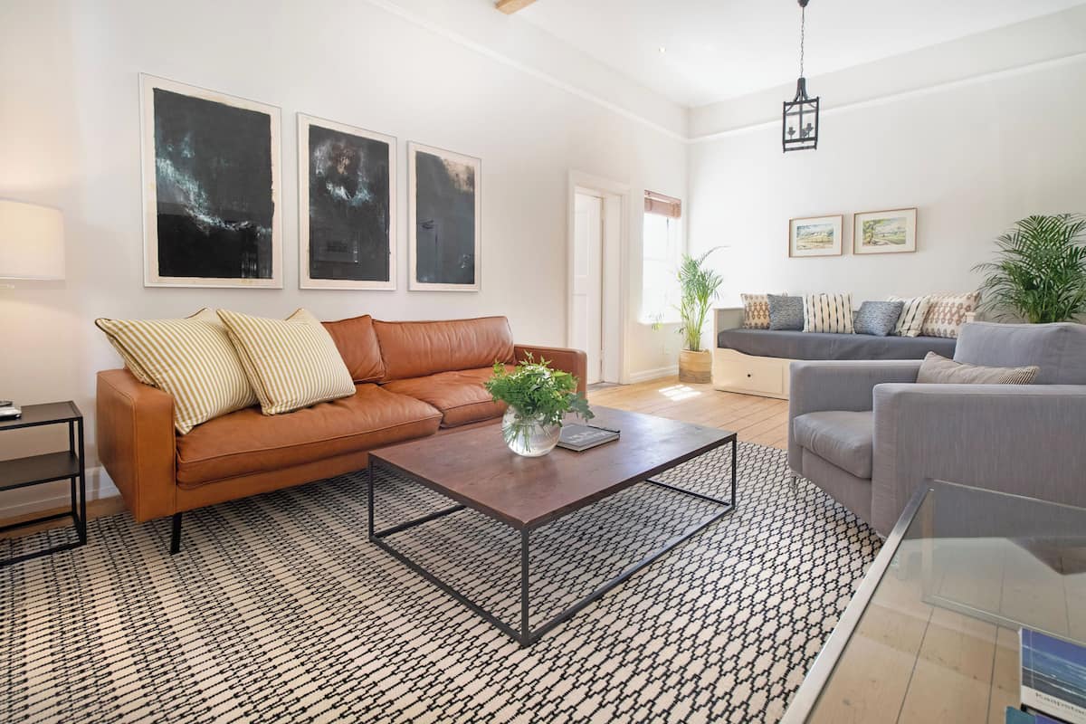 Deluxe penthouse | Woonruimte | Een smart-tv, Netflix en streamingdiensten