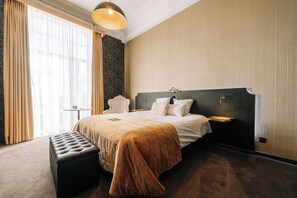 Dobbelt- eller tomannsrom – executive | Minibar, safe på rommet, skrivebord og blendingsgardiner