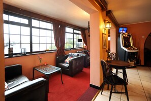 Interior entrance - The West Country Inn (Bideford)