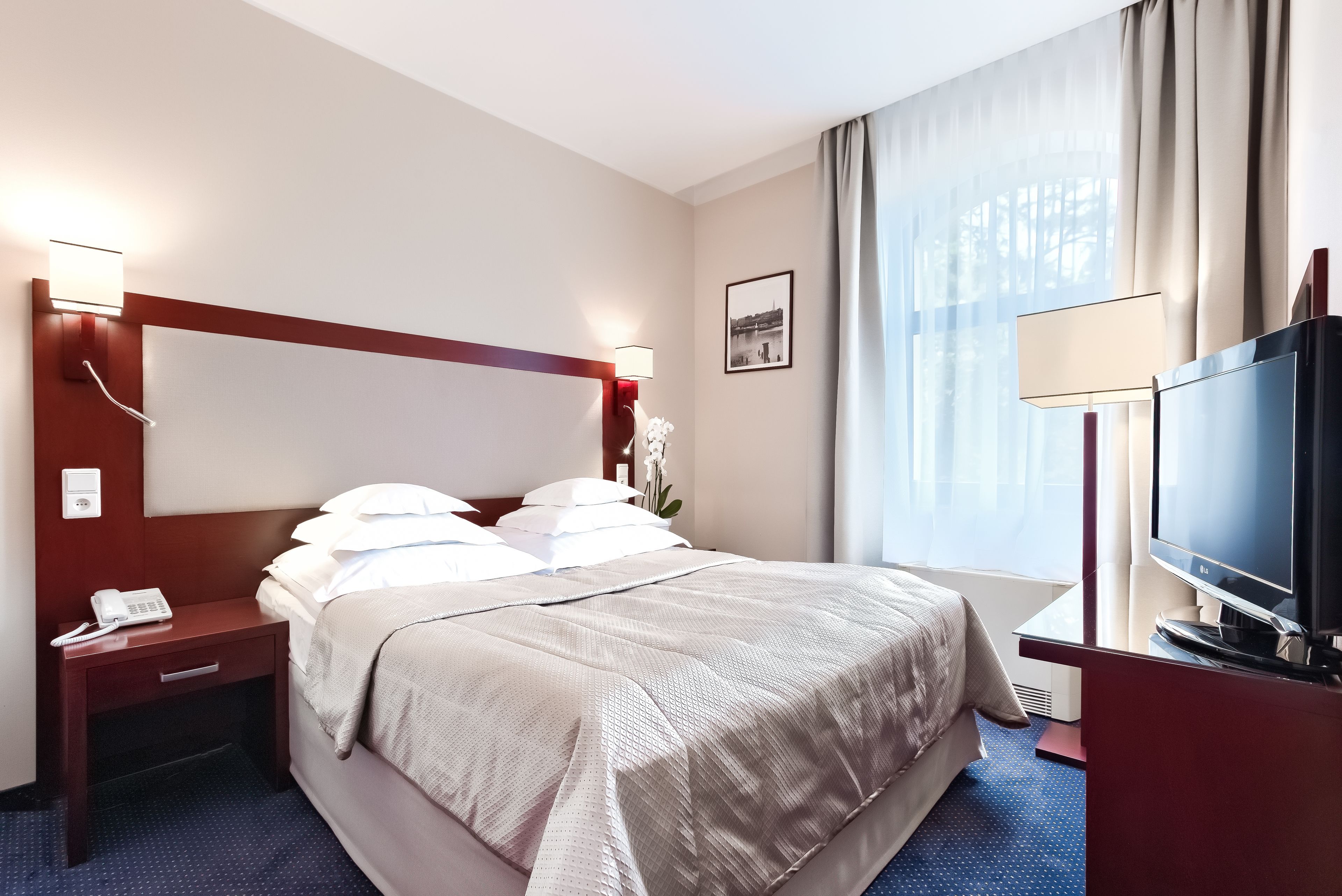 minibar, in-room safe, desk, iron/ironing board