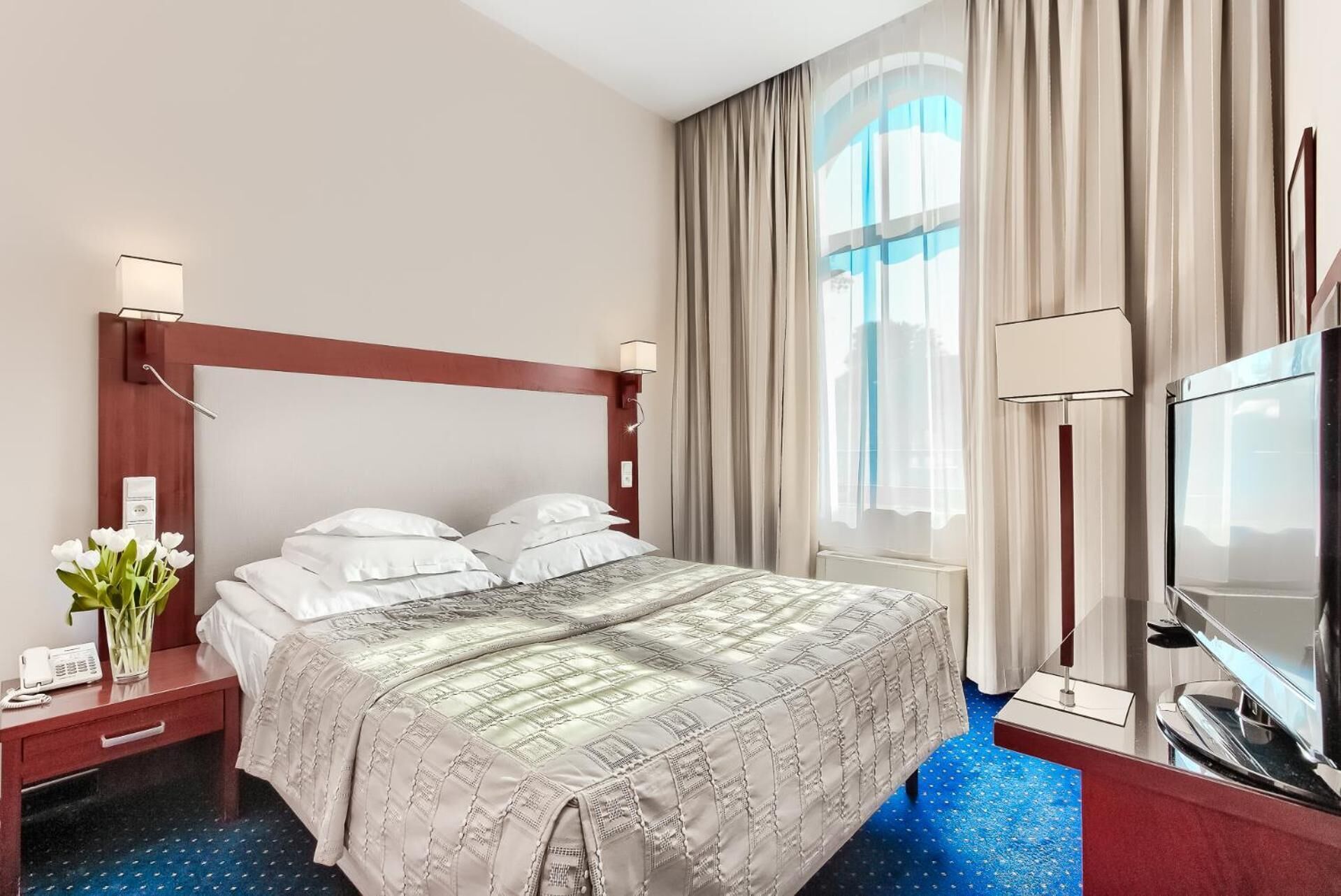 minibar, in-room safe, desk, iron/ironing board