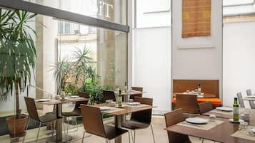 Daily continental breakfast (EUR 8 per person)