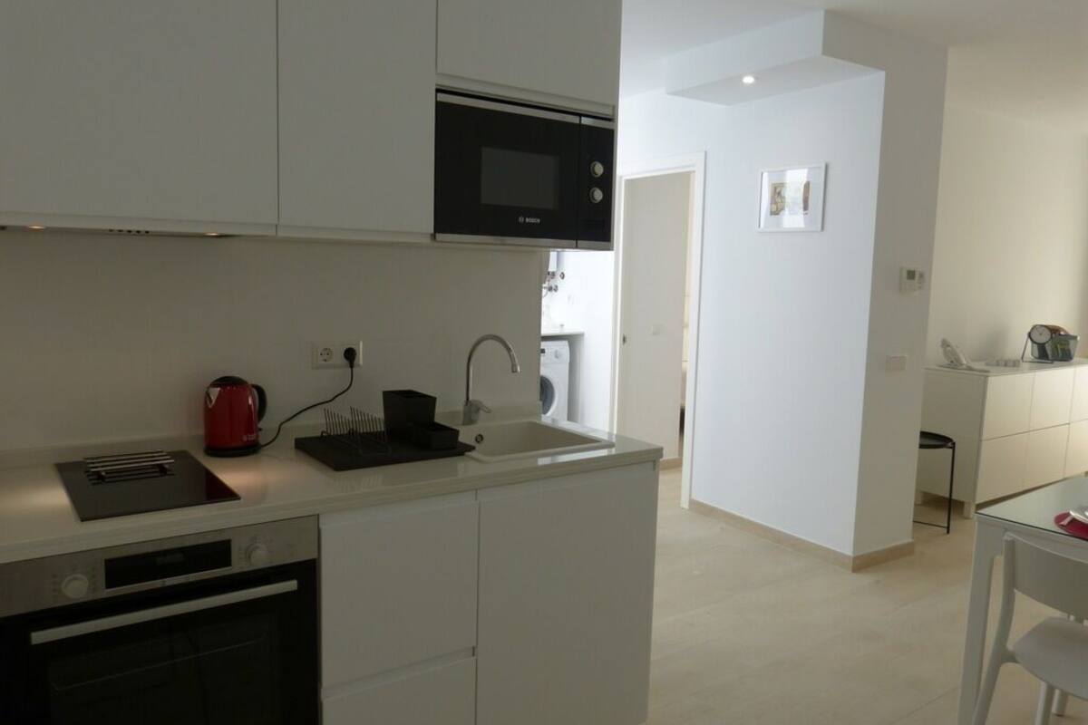 apartment, 2 bedrooms | private kitchen | oven, stovetop, dishwasher, coffee/tea maker