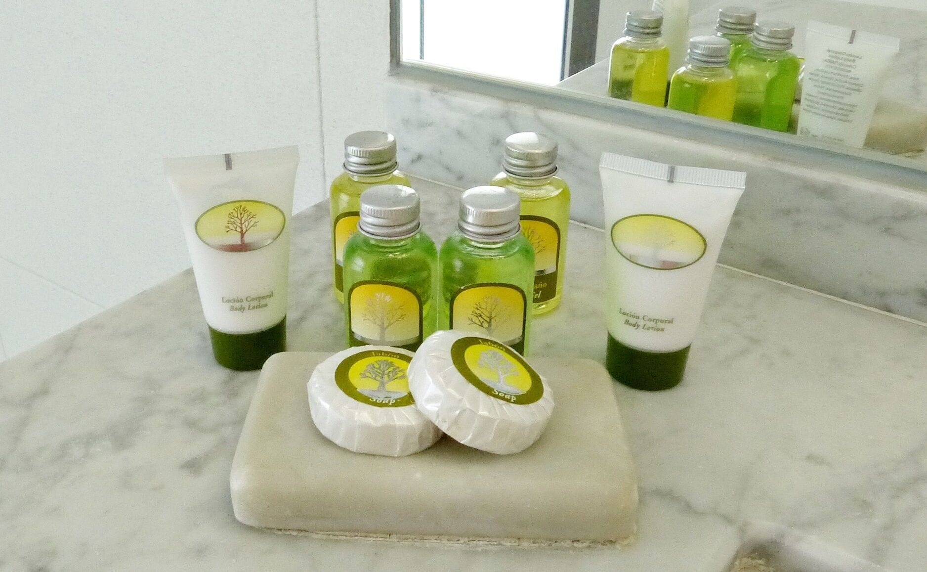 family room, 1 bedroom | bathroom | separate bathtub and shower, free toiletries, hair dryer, bidet