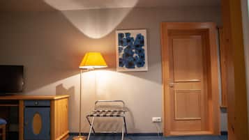 1 bedroom, in-room safe, individually decorated, individually furnished