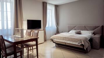 Apartment (35m2) city side | Living area | Flat-screen TV