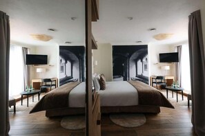 Egyptian cotton sheets, premium bedding, Select Comfort beds, minibar