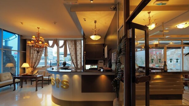 Reception - Oasis (Belgrade)