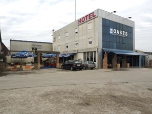 واجهة المنشأة