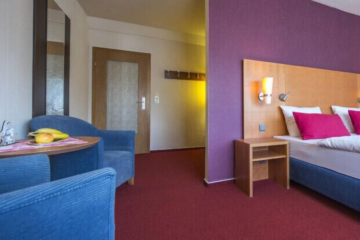 Comfort Double Room | Pillow-top beds, desk, free WiFi, bed sheets