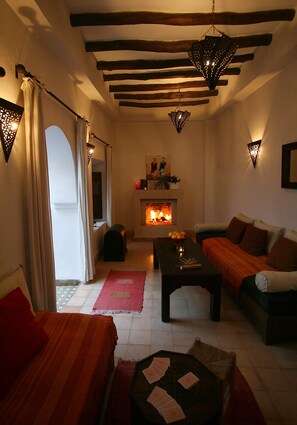Lobby sitting area - Riad Elixir (Marrakech)