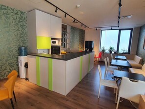 Petit déjeuner buffet servi tous les jours en supplément