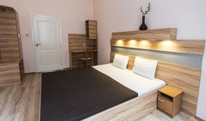 Standard-Doppel- oder -Zweibettzimmer