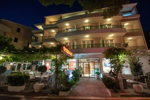 Exterior - Hotel Maritimo (Makarska)
