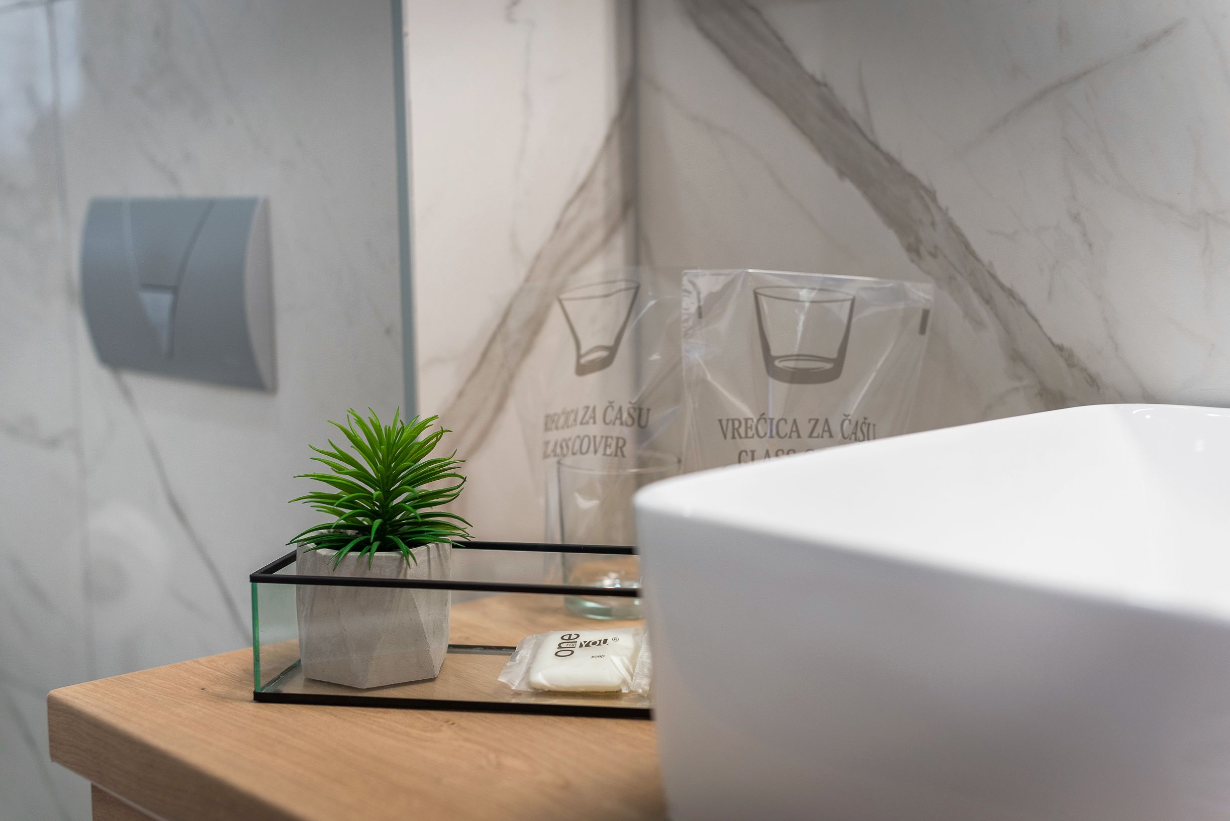 standard double room, 1 queen bed, mountain view | bathroom | shower, hair dryer, towels