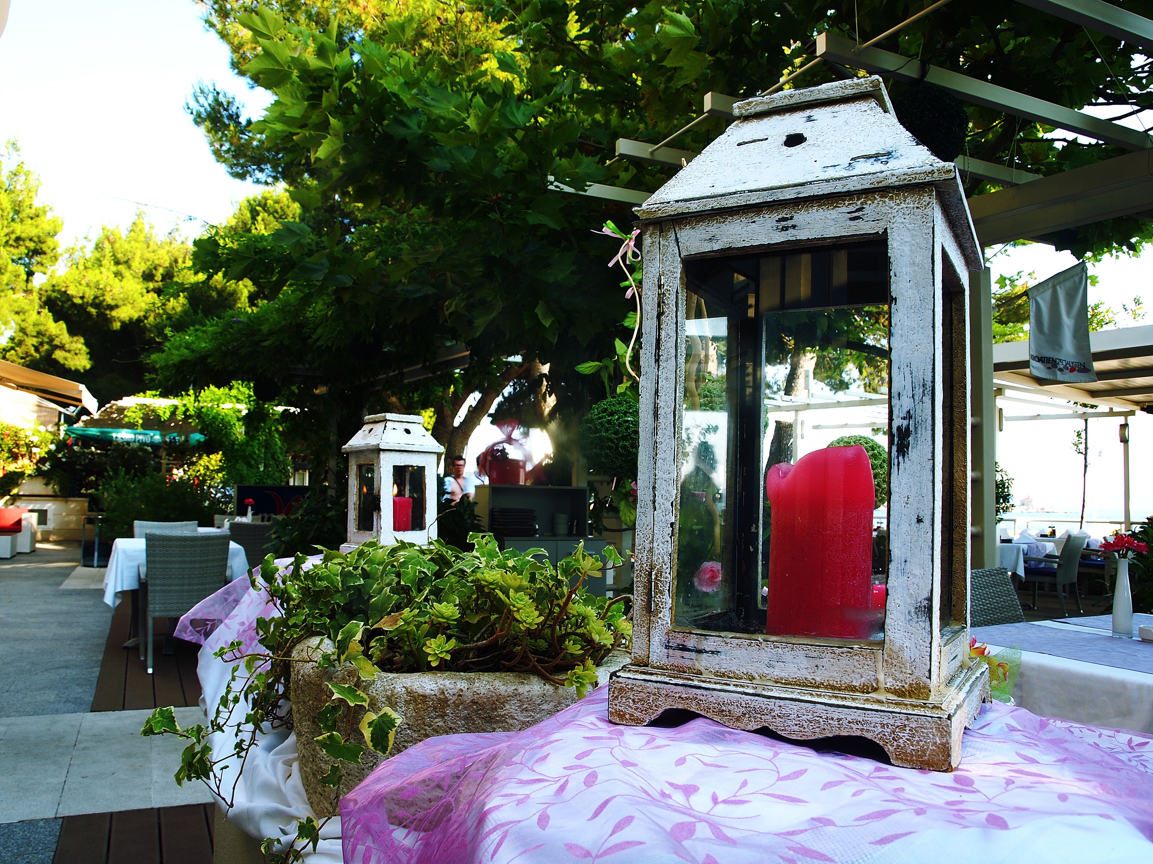 breakfast and dinner served