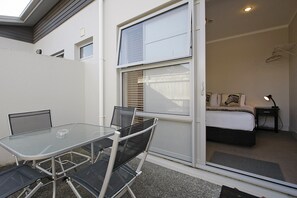 Terrace/patio - Big Five Motel (Palmerston North)