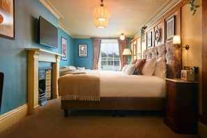 Hypo-allergenic bedding, iron/ironing board, free WiFi, bed sheets