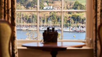 1 bedroom, hypo-allergenic bedding, iron/ironing board, free WiFi