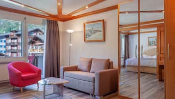 Minibar, coffres-forts dans les chambres, bureau