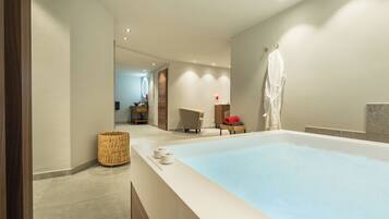 Indoor spa tub
