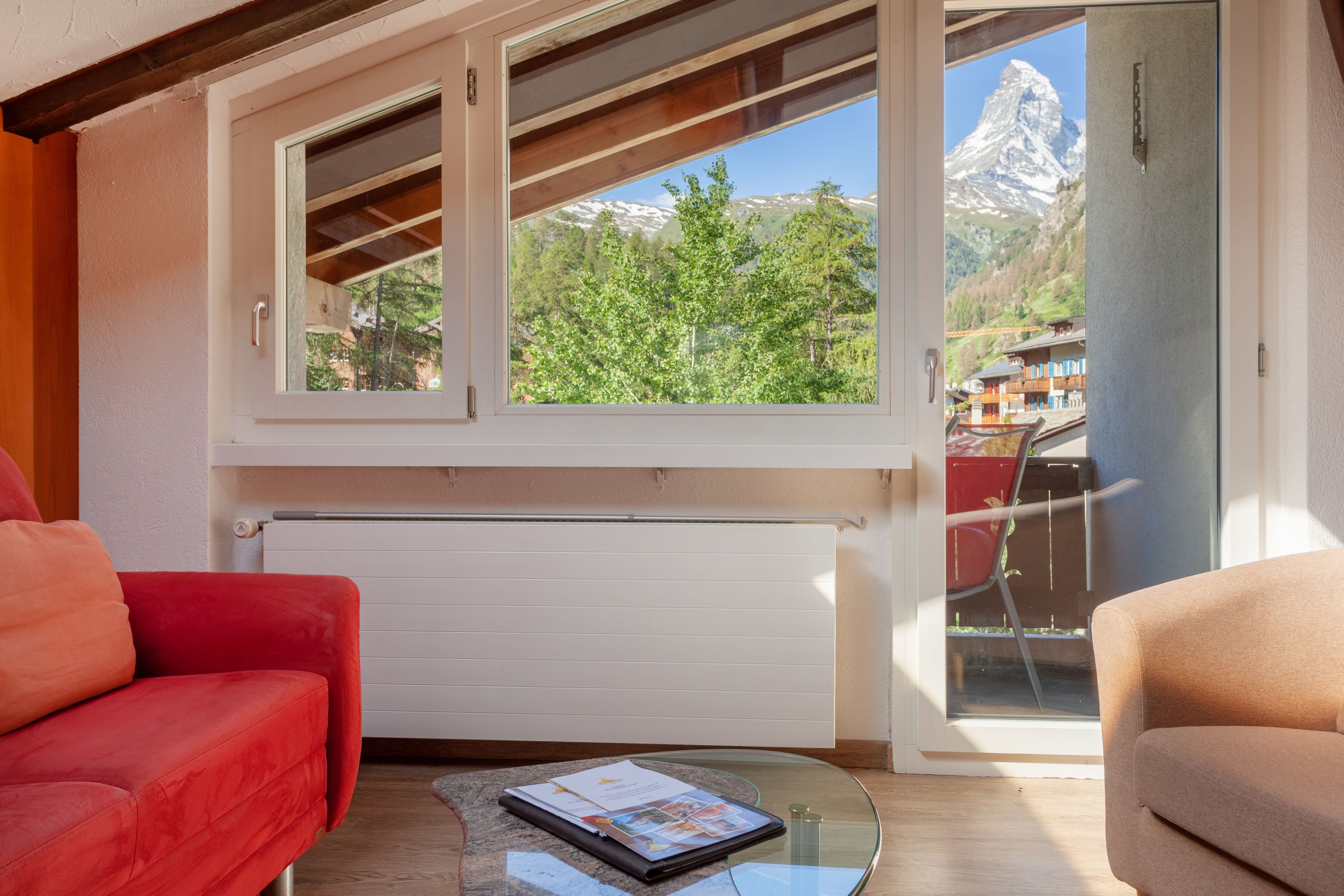 Chambre Double Deluxe, balcon, vue montagne | Minibar, coffres-forts dans les chambres, bureau