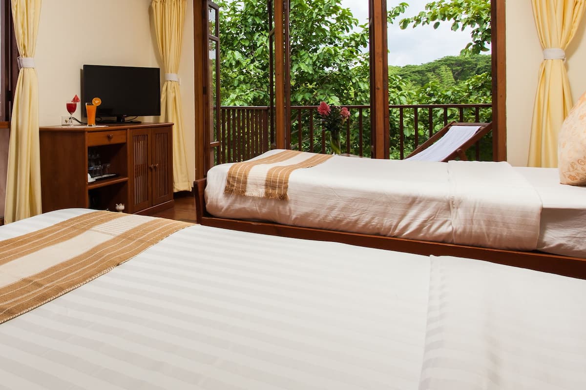 Deluxe İki Ayrı Yataklı Oda, Nehir Manzaralı | Ücretsiz minibar ürünleri, güneşlik/perde, ücretsiz kablosuz İnternet