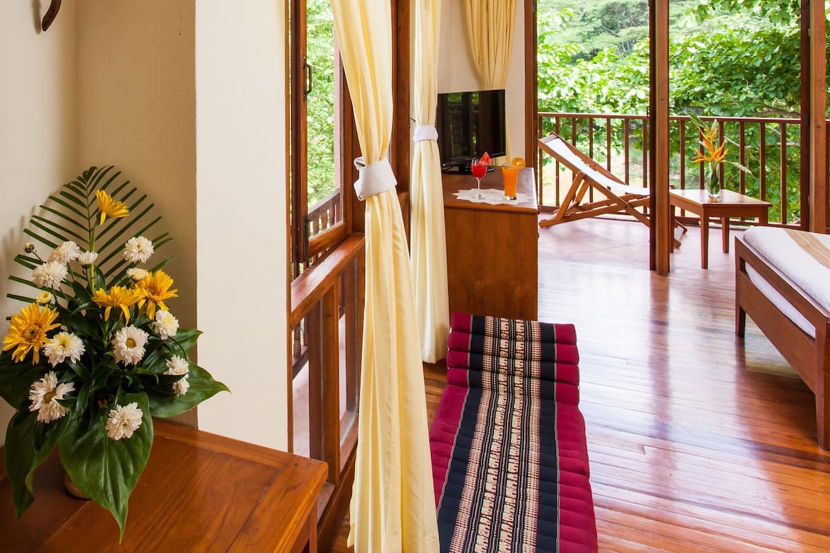 Deluxe İki Ayrı Yataklı Oda, Nehir Manzaralı | Ücretsiz minibar ürünleri, güneşlik/perde, ücretsiz kablosuz İnternet