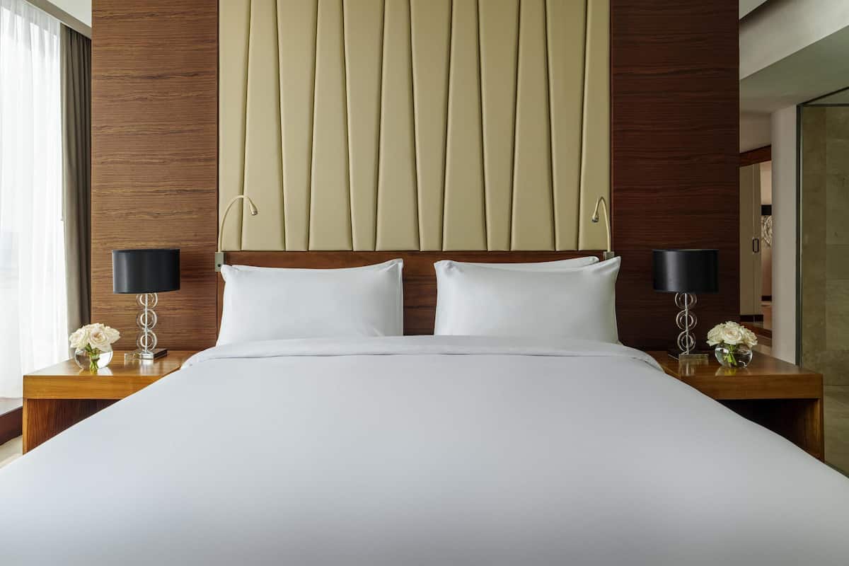 1 bedroom, hypo-allergenic bedding, minibar, in-room safe
