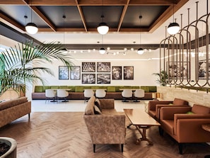 Hi ha 8 restaurants amb plats de cuina internacional