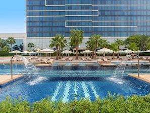 2 outdoor pools, cabanas (surcharge), pool umbrellas - Fairmont Bab Al Bahr (Abu Dhabi)