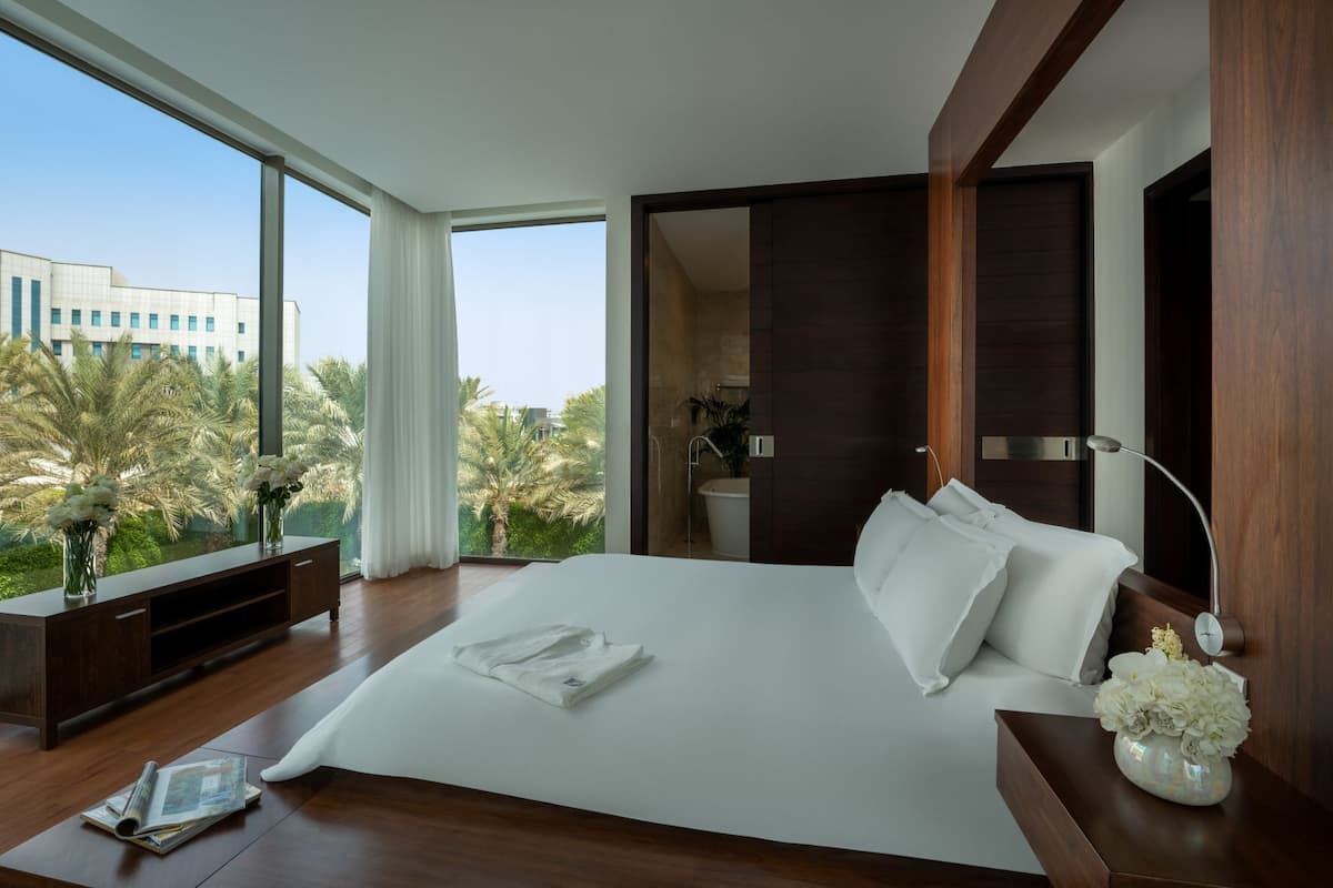 Fairmont, Villa
