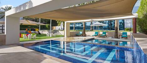 2 albercas al aire libre y camas balinesas (con cargo)