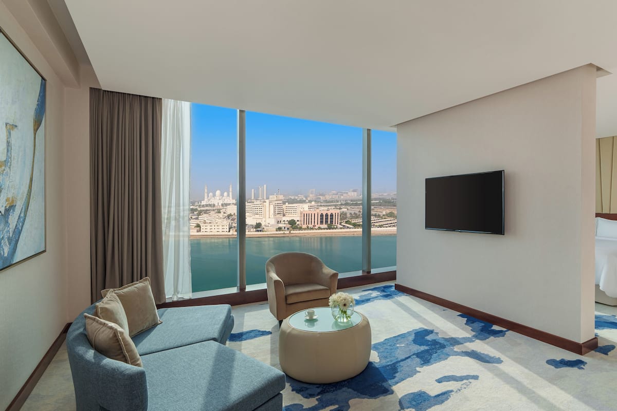 1 bedroom, hypo-allergenic bedding, minibar, in-room safe