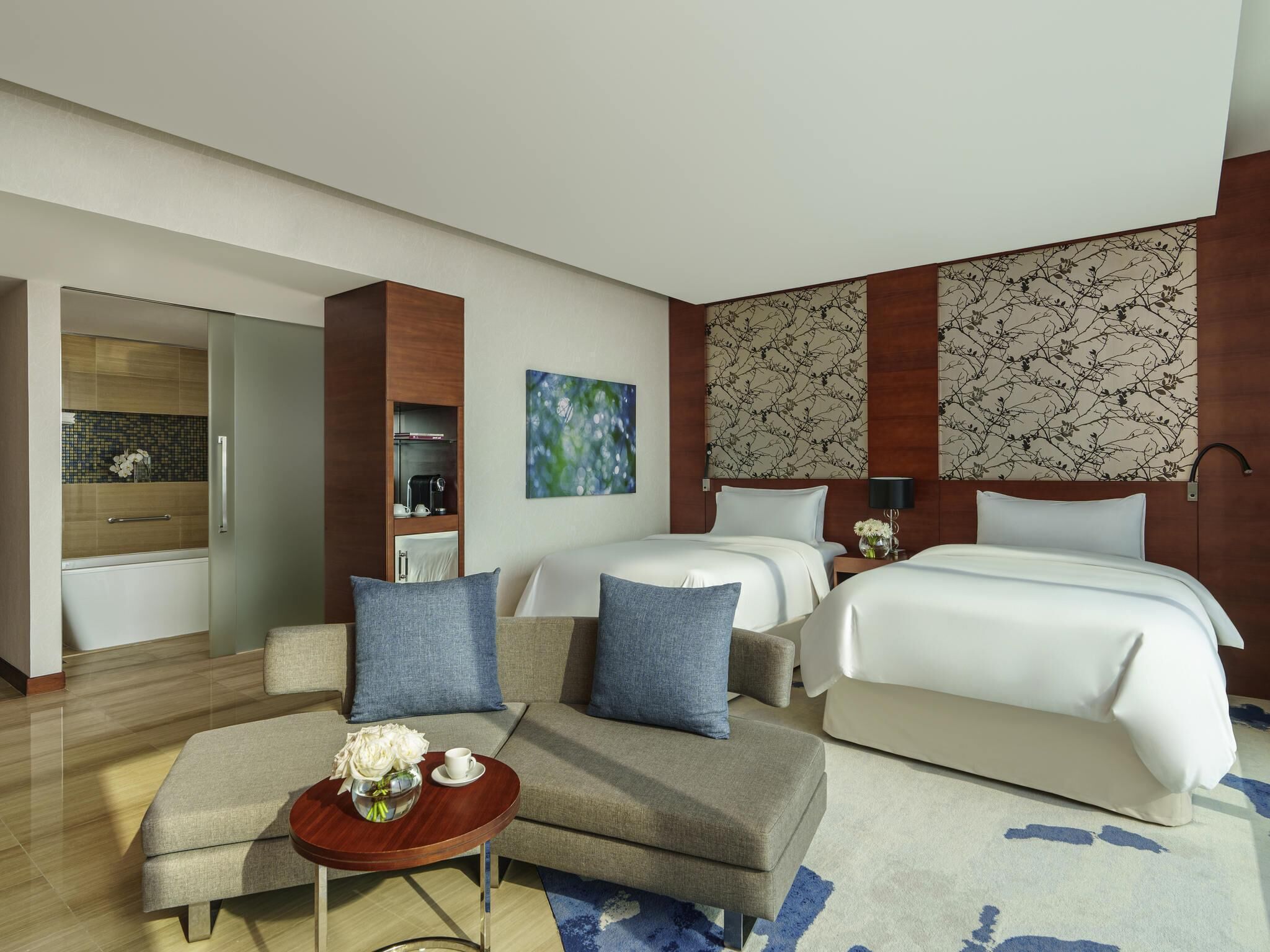 Fairmont Gold - Rum - 2 queensize-sängar - icke-rökare | Allergitestade sängkläder, minibar och värdeförvaringsskåp på rummet