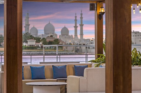 Fairmont Bab Al Bahr - Image 2